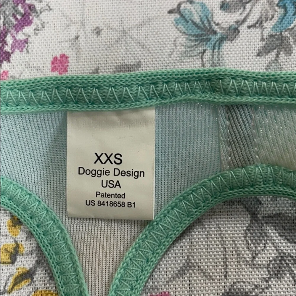 No-Choke Mesh Harness excellent gently used condition tags have been removed.